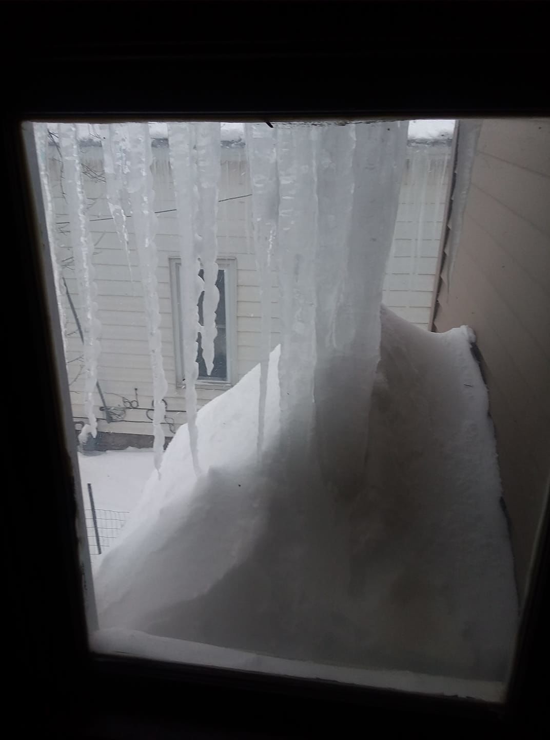 Interesting icicles